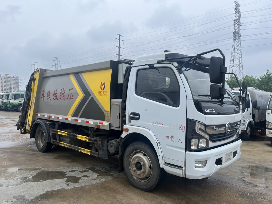 1??車型：國六9方壓縮垃圾車 2??年份：2021年6月 3??發動機：朝柴170馬力，國六 4??底盤配置：東風凱普特底盤，3800軸距，六檔變速箱，245