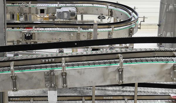 智慧工廠中的生產(chǎn)線